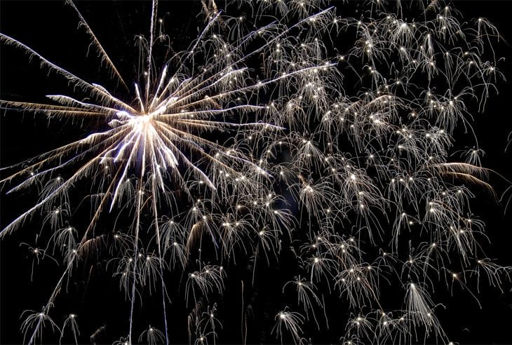 40 Amazing Examples of Firework Photography 22 Fireworks 7-4-2010 No.8 STOCK