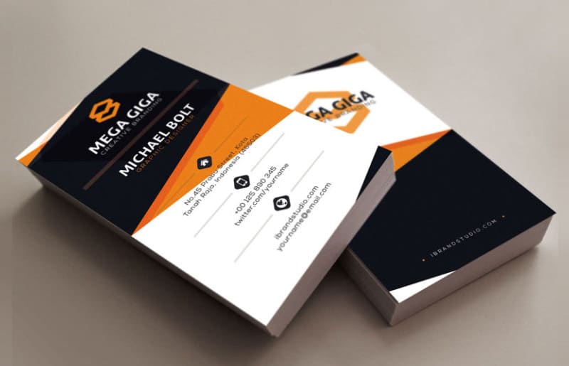 Free Modern Corporate Business Card Template PSD