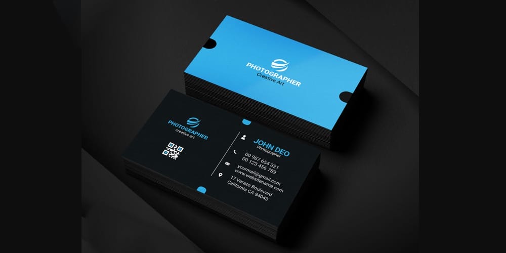 Free Modern Graphic Designer Business Card