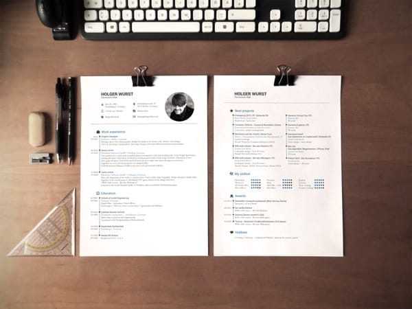 CV Mockup Simple DinA4 on desk Free psd