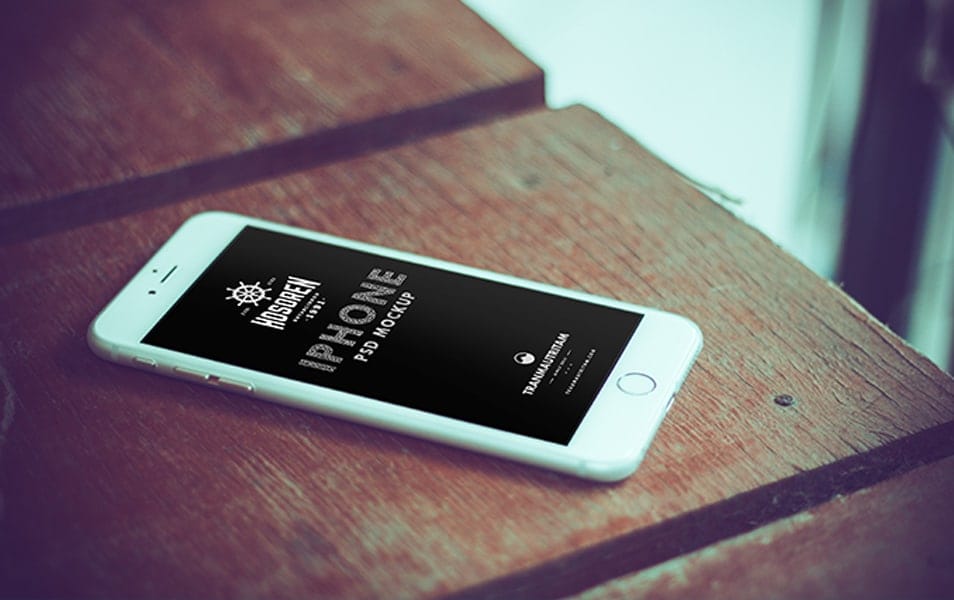 10 Photorealistic iPhone 6 Mockups