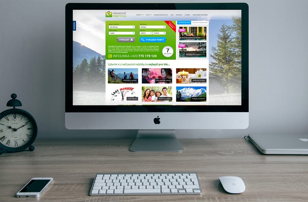 Free Apple iMac Mockup PSD