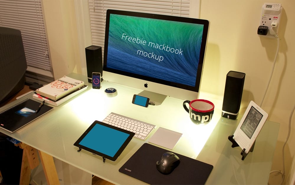 Free Mackbook Mockup PSD