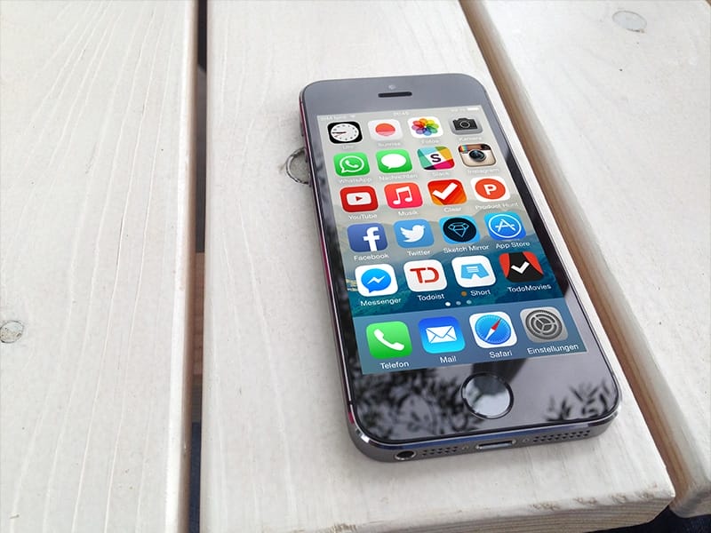 Free iPhone 5s Mockup PSD