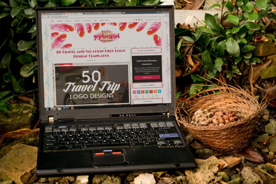 Free Vintage Laptop Mockup PSD 2 Free Vintage Laptop Mockup PSD