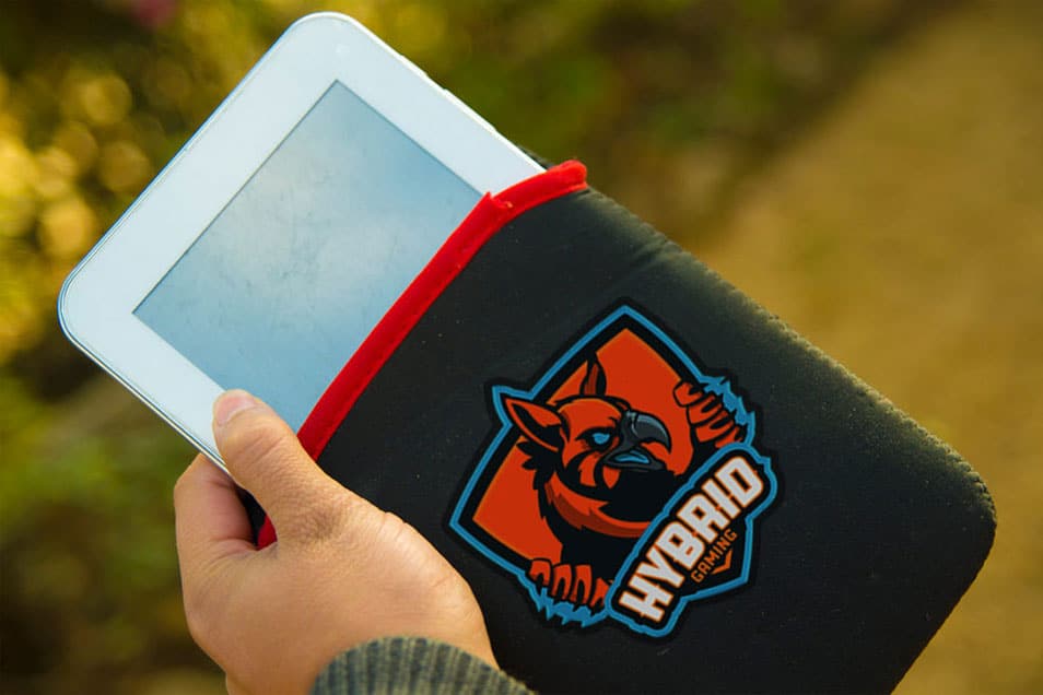 Free iPad Pouch Mockup PSD 2 Free iPad Pouch Mockup PSD