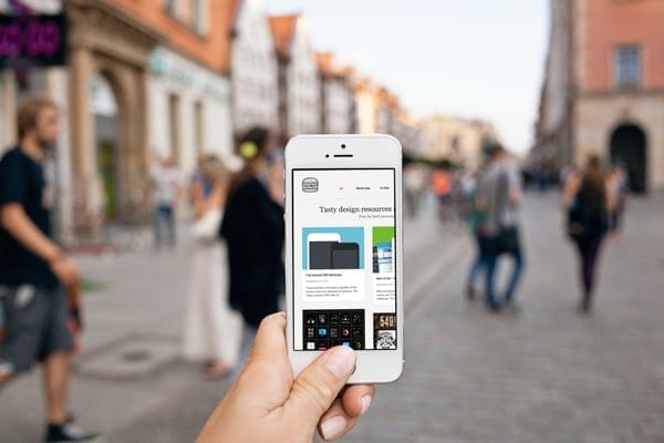 IPhone 5 Urban Photo MockUp