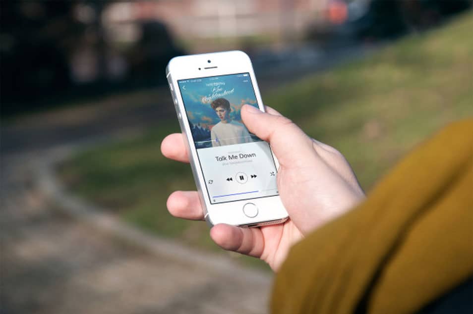 iPhone SE Silver Mockup