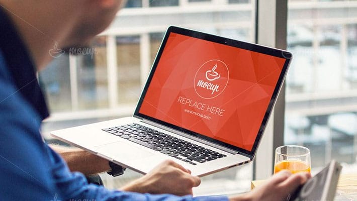 FREE Mockup MacBook Brainstorming