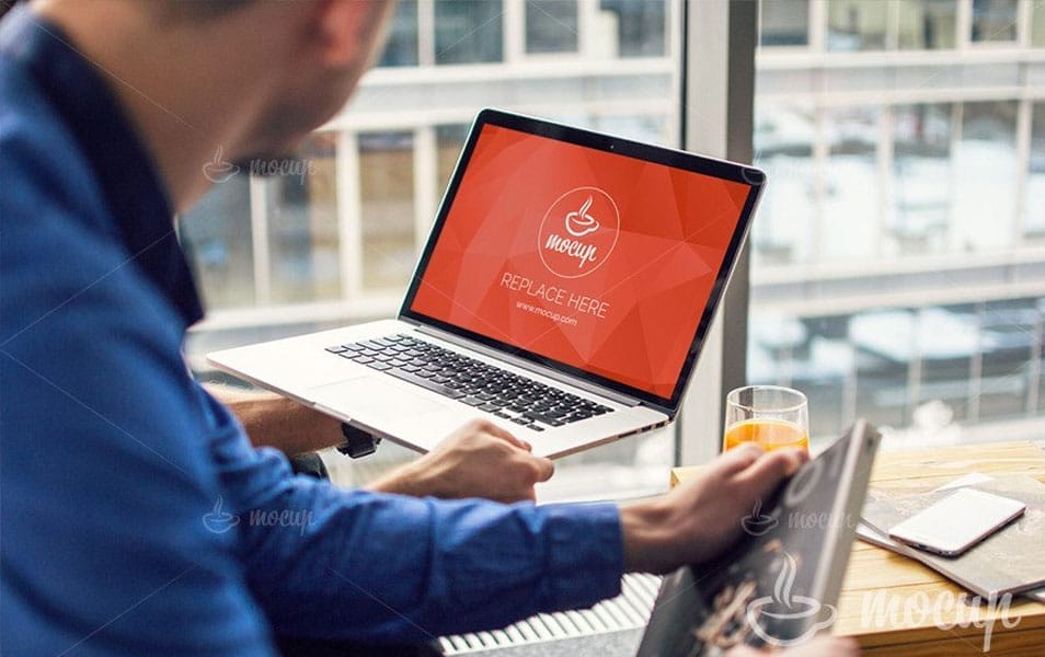 FREE Mockup MacBook Brainstorming