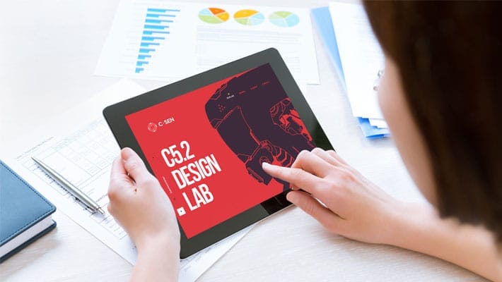 Free Woman Holding Modern Digital Tablet Mockup PSD