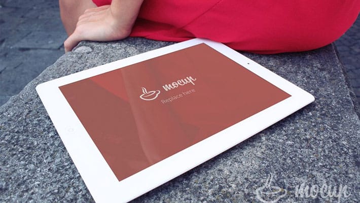 Free iPad 2 Mockup Lady in Italy