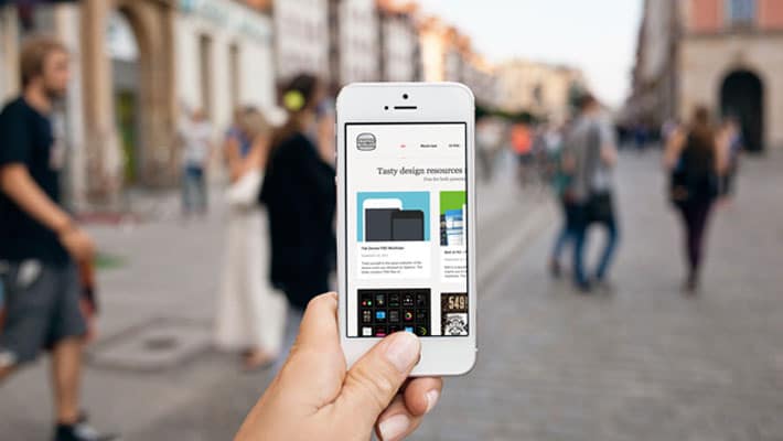 iPhone 5 Urban Photo MockUp
