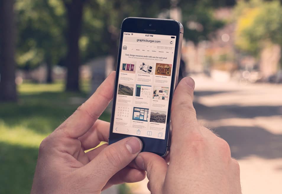 iPhone 5S Street MockUp