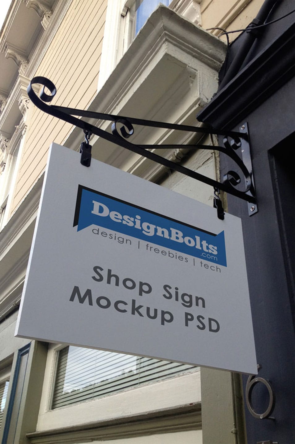 Free Outdoor Advertisement Store Sign Wall Mounted Mockup PSD