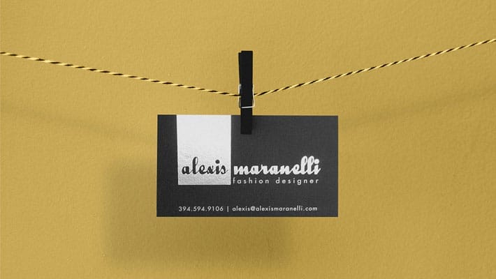 Free Stylish Photorealistic Business Card Mockup PSD