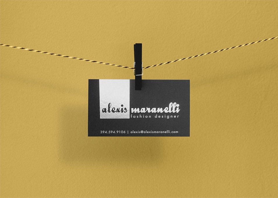 Free Stylish Photorealistic Business Card Mockup PSD
