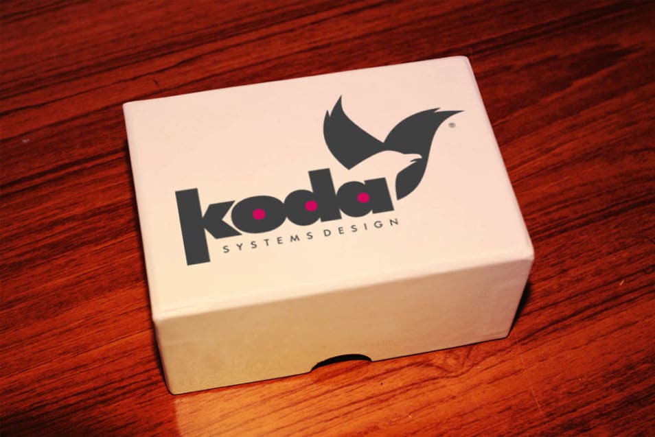 Luxury Packaging Box Free Logo Mockup PSD