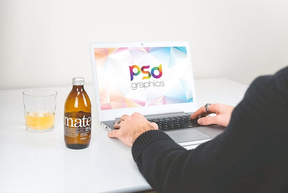 Free Windows Laptop Mockup PSD