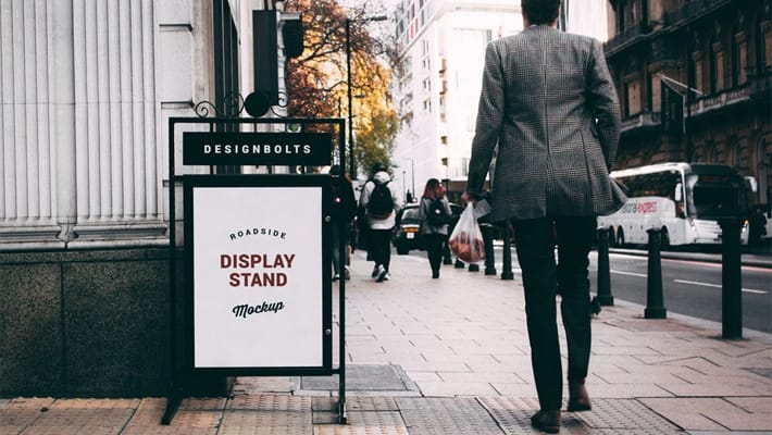 Free Outdoor Roadside Display Stand Mockup PSD