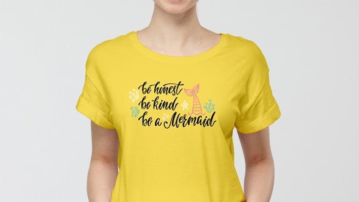 Free Modern Girl Wearing T-Shirt Mockup PSD