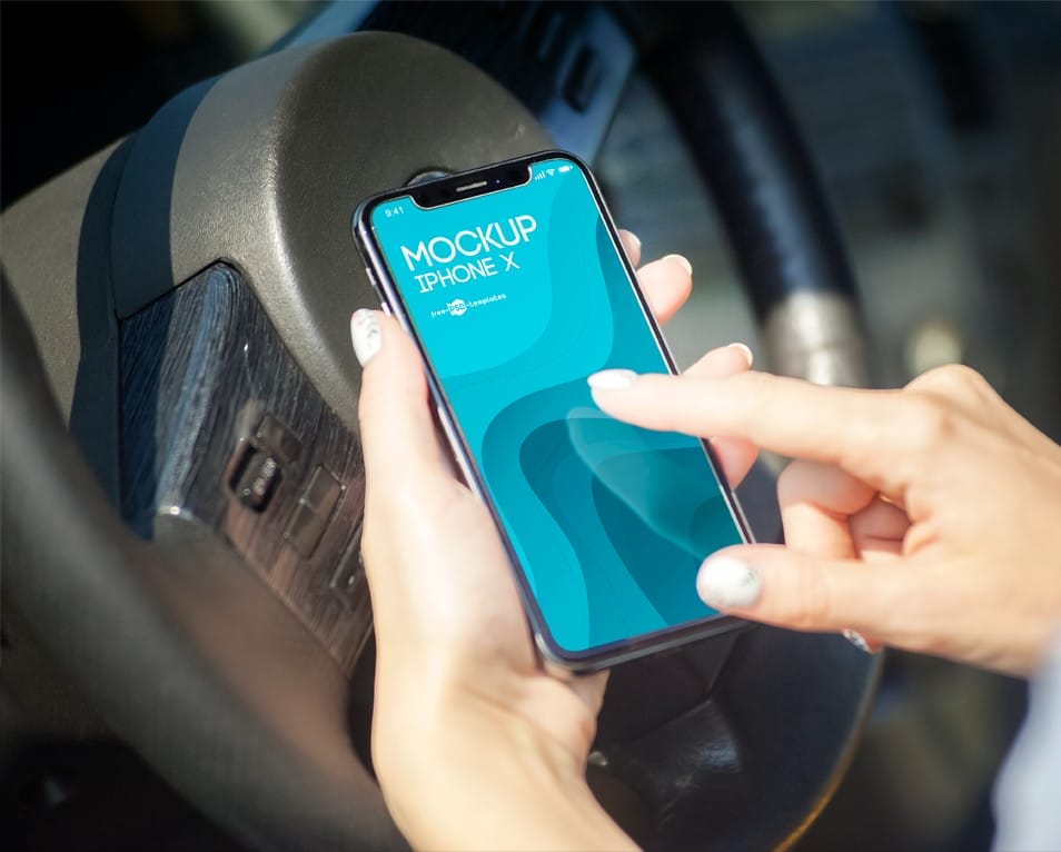 Free iPhone X Mock-up in PSD