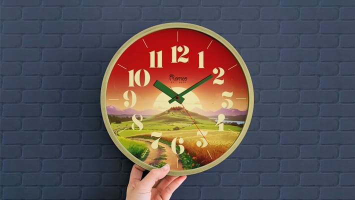 Free Wall Clock Mockup PSD