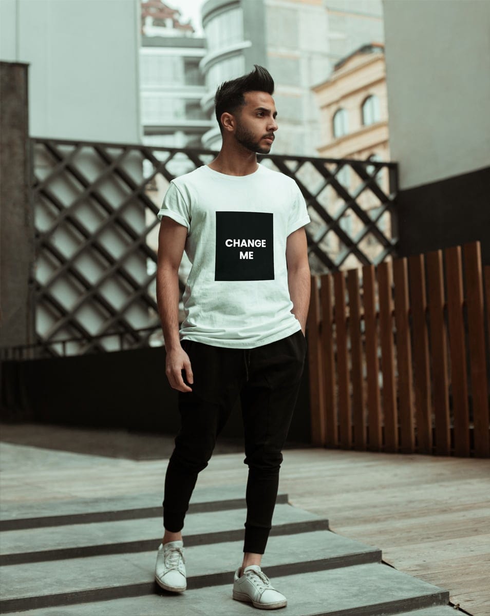 Model T-shirt PSD Mockup