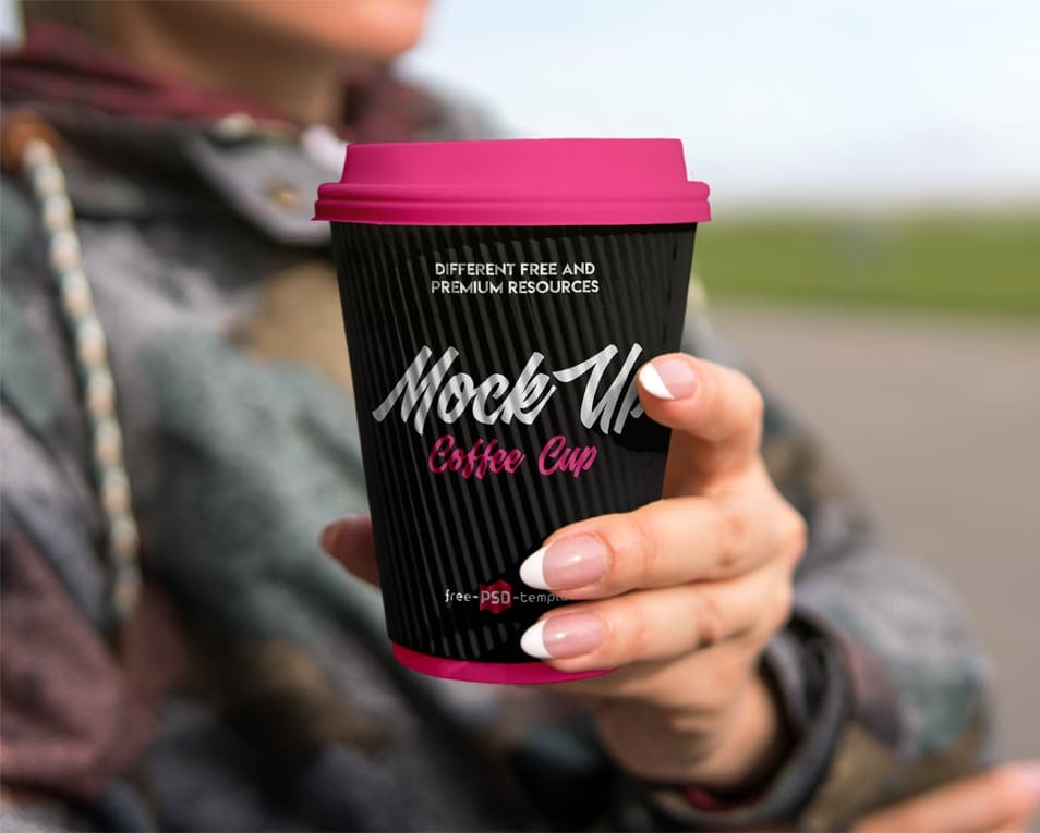Free Coffee Cup Mock-up in PSD