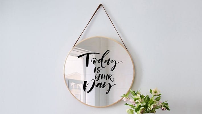 Free Hanging Mirror On Wall Mockup PSD
