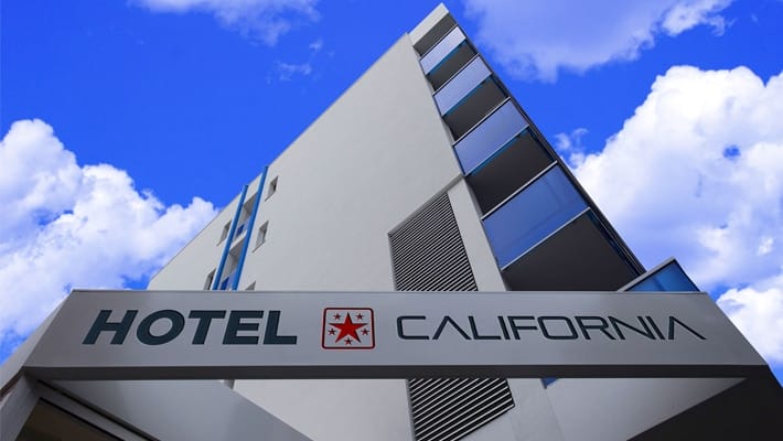 Free Hotel Fascia Logo Mockup PSD