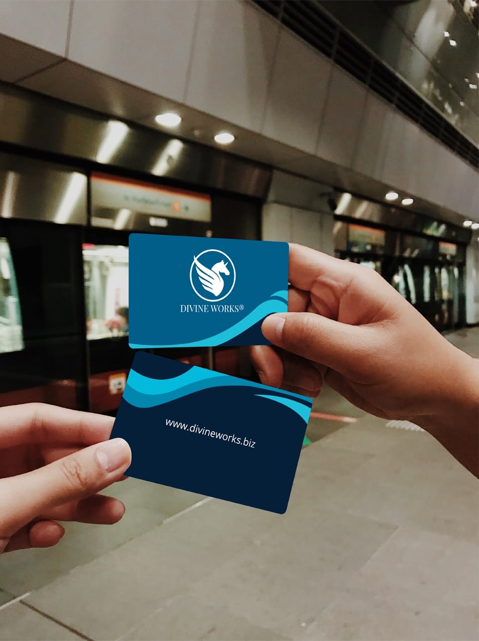 Free Modern Business Card Mockup