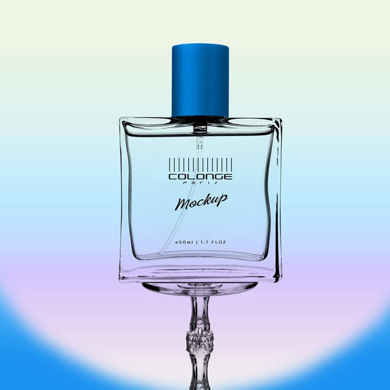 Free Perfume Bottle on Stand Mockup PSD