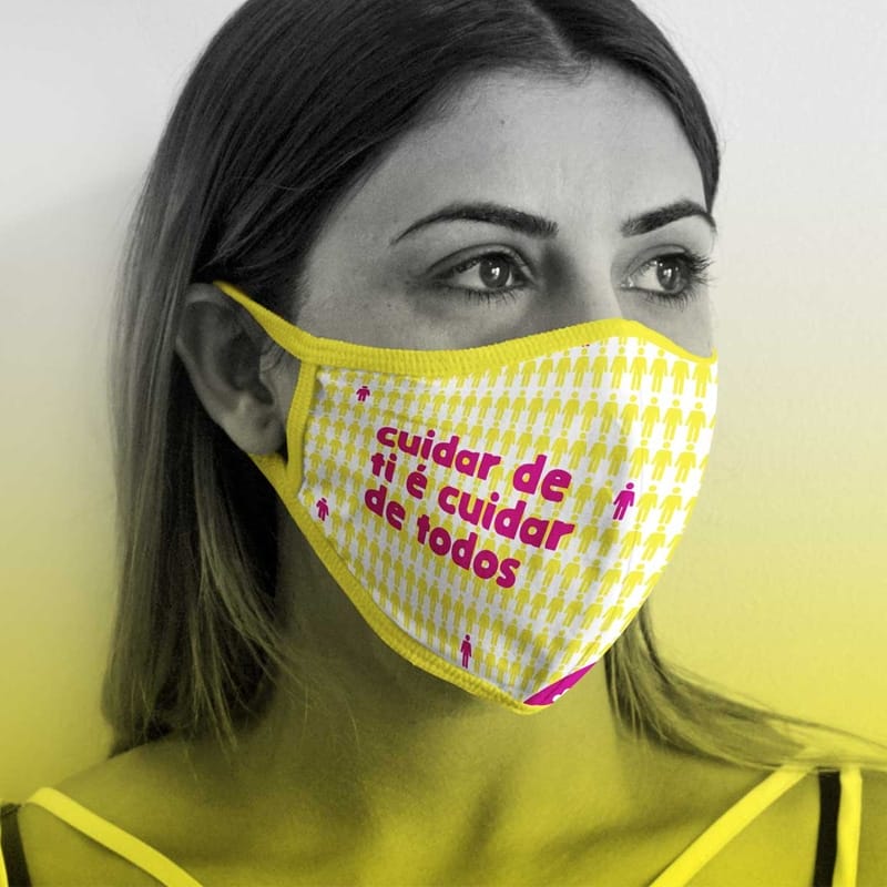 Free Protective Corona Cloth Face Mask Mockup PSD