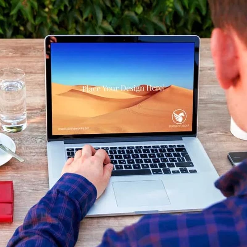 Apple Macbook Pro PSD Mockup