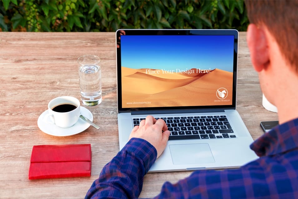Apple Macbook Pro PSD Mockup