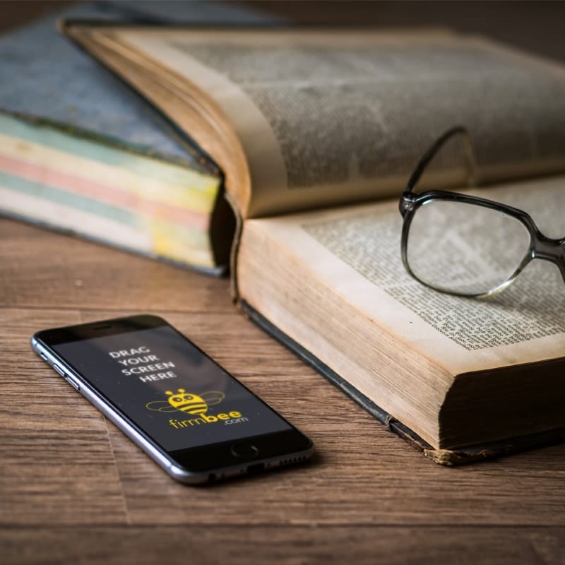 Apple iPhone 6s Vintage PSD Mockup