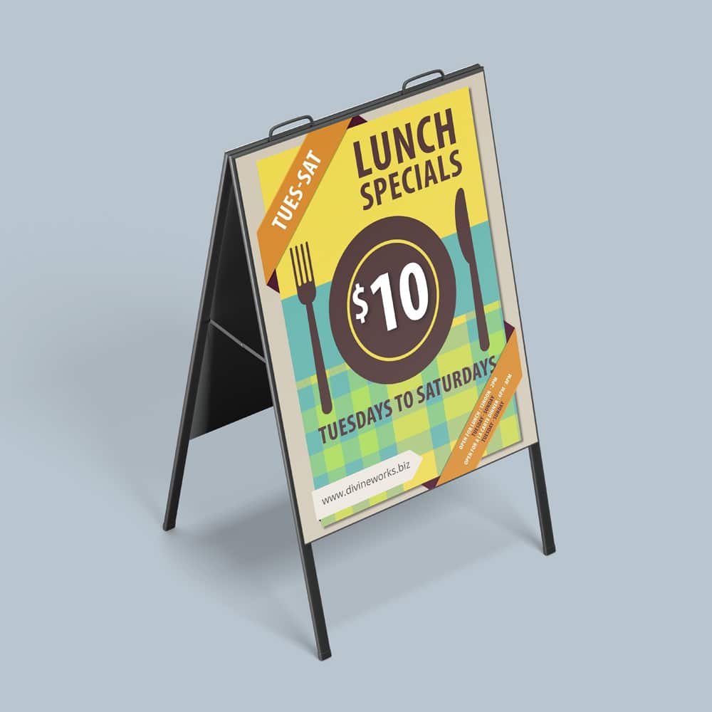 Free Outdoor Stand Mockup PSD