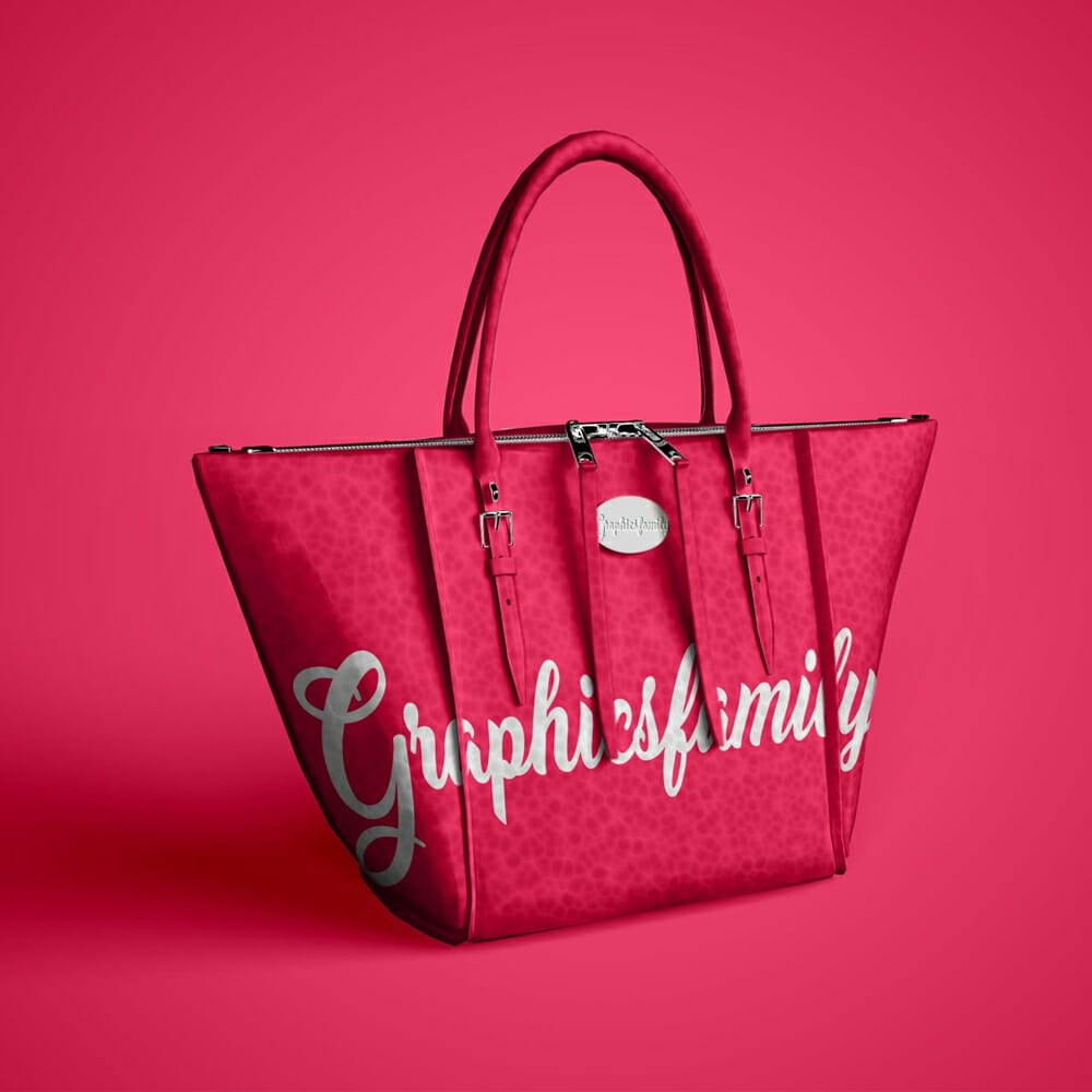 Free Woman Fashion Bag Mockup