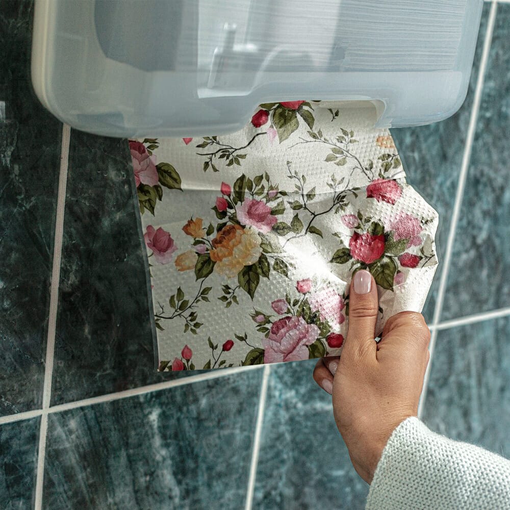 Free Paper Towel Mockup PSD Template