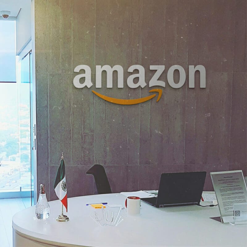 Office Retro Modern Mockup Logo