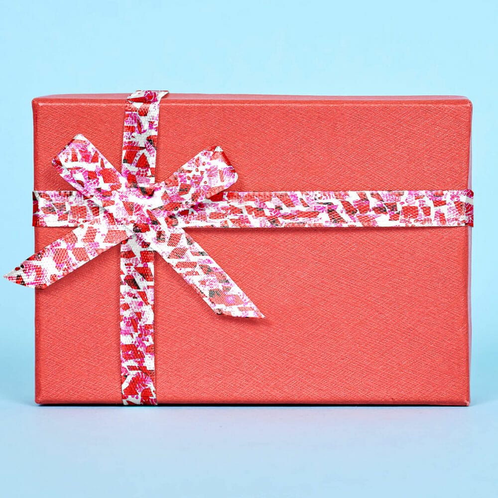 Free Packaging Ribbon Mockup PSD Template