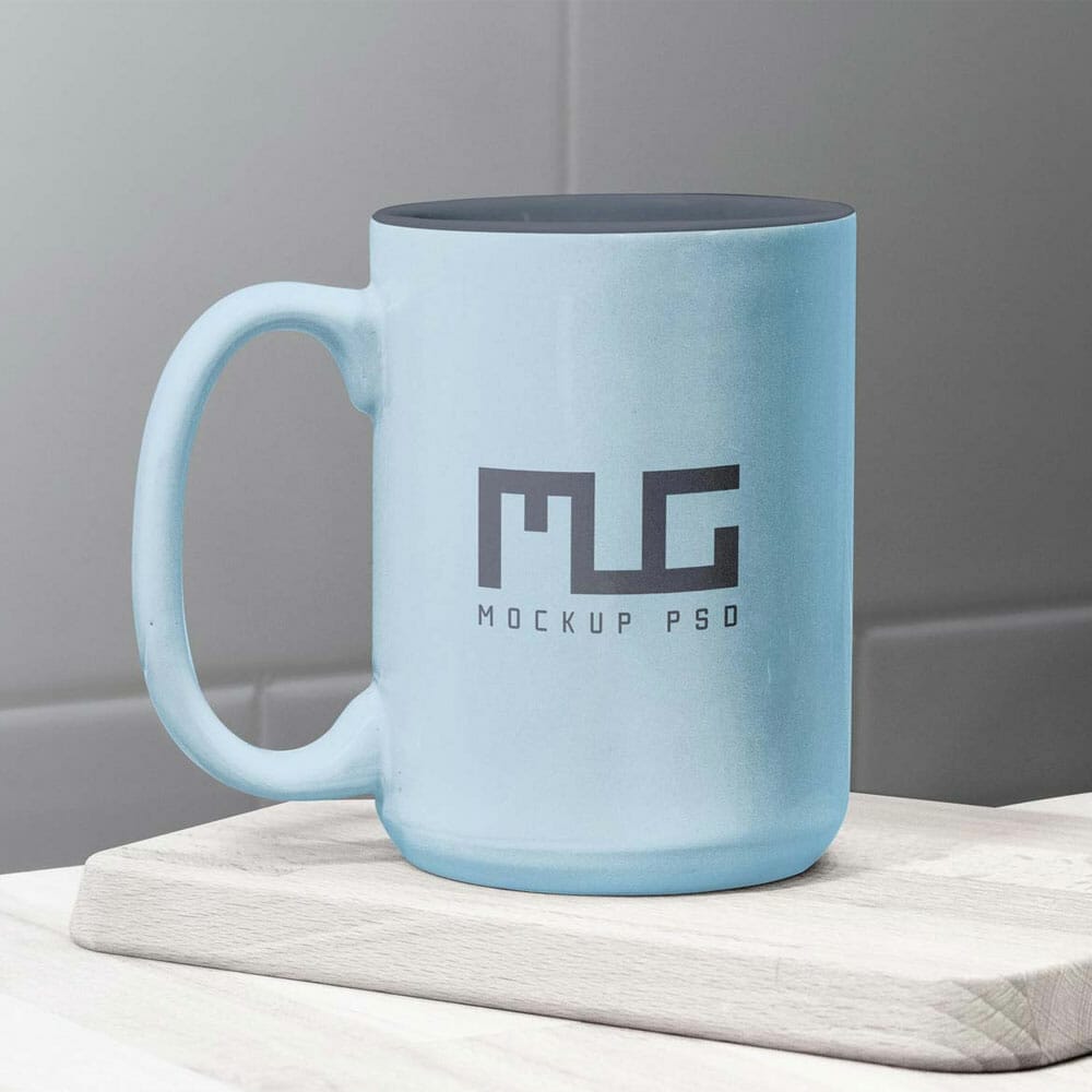 Free Ceramic Mug In The Kitchen Mockup PSD
