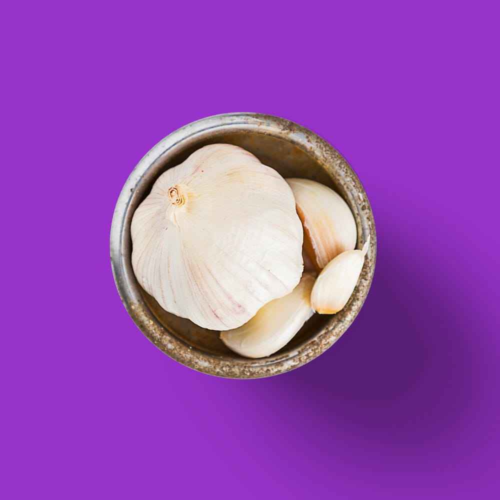 Free Garlic Mockup PSD