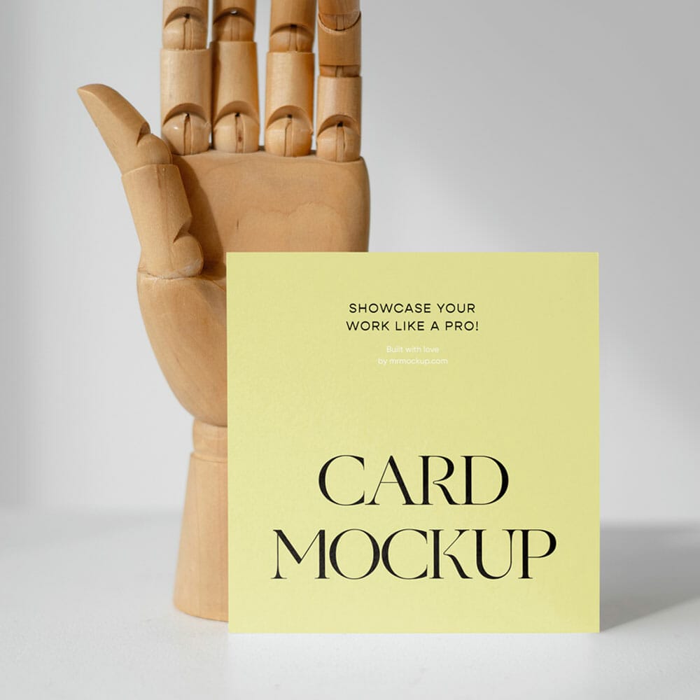 Free Card With Wood Hand Mockup PSD