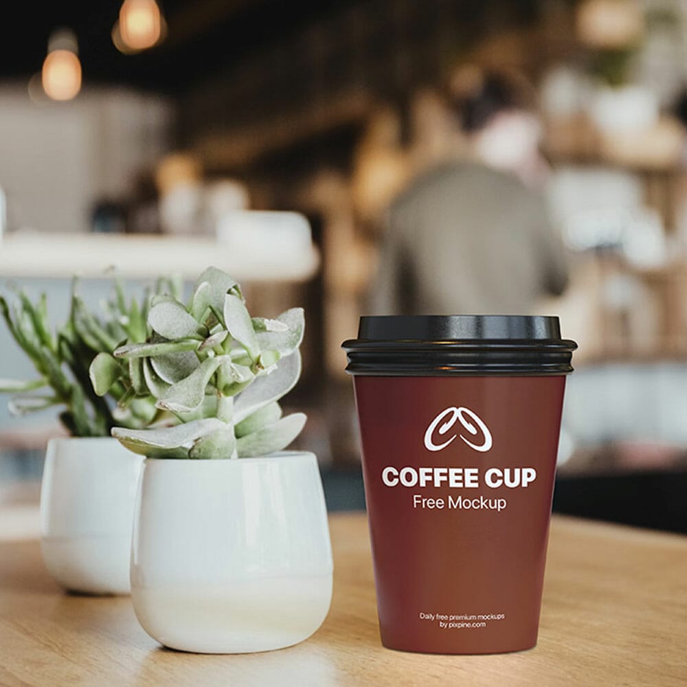 Free Coffee Cup With Lid Mockup PSD