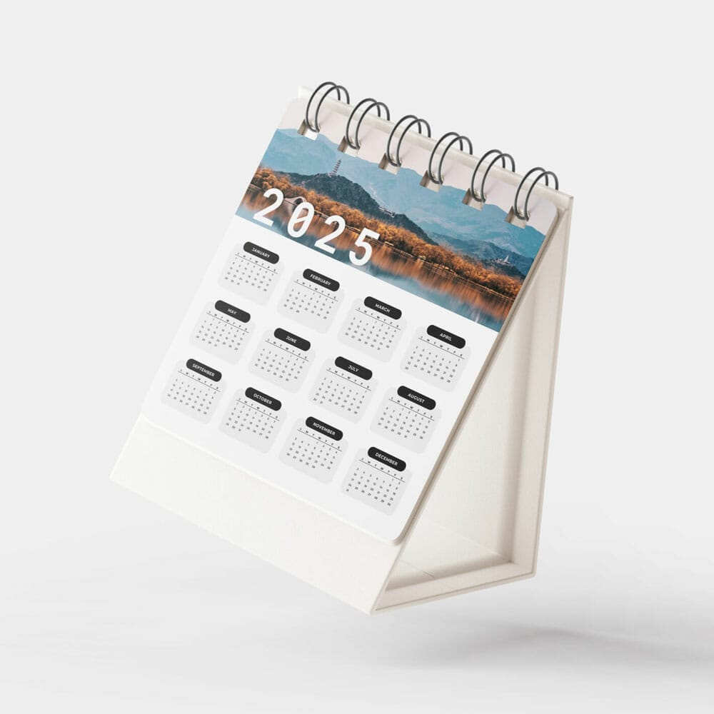 Free Desk Calendar Mockup PSD