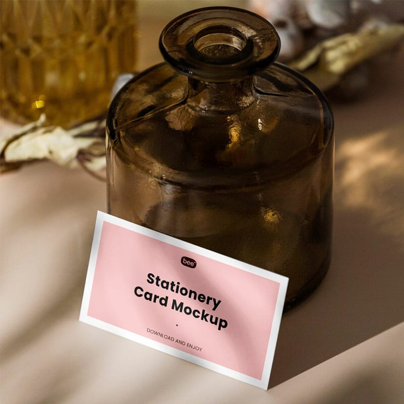 Free Horizontal Card With Vase Mockup PSD