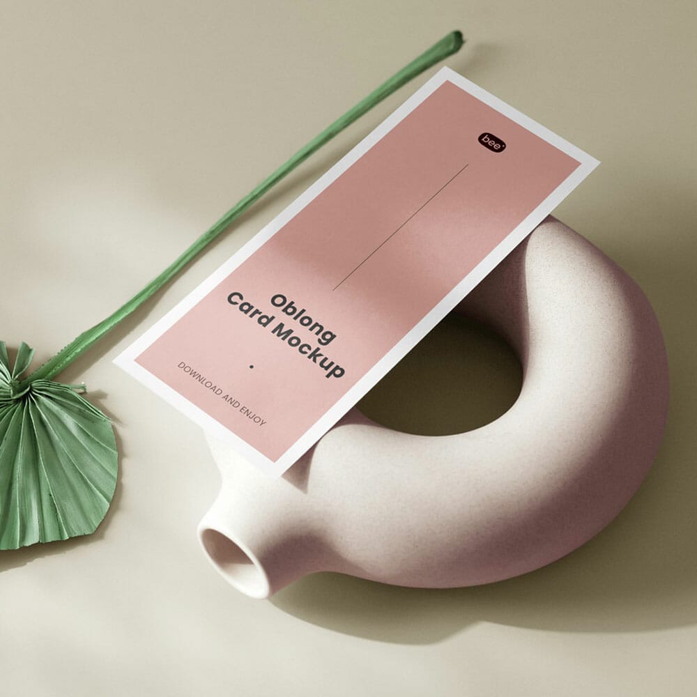 Free Oblong Card With Vase Mockup PSD