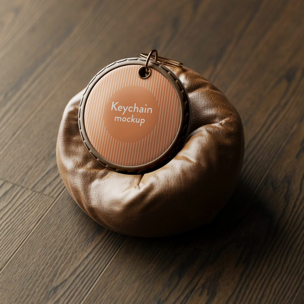 Free Round Keychain Mockup PSD
